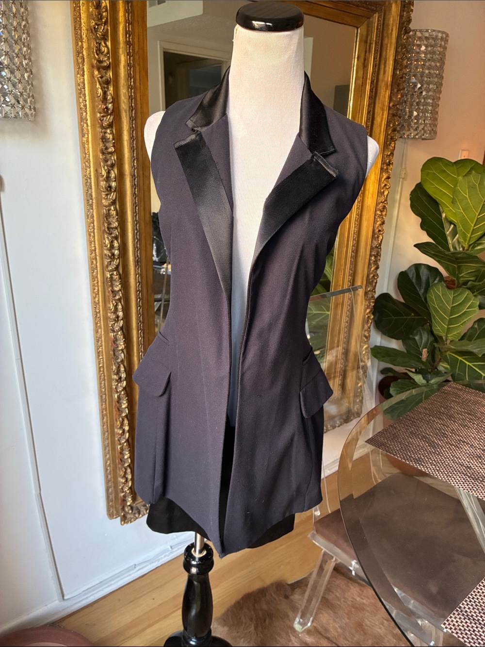 L’agence Sleeveless Black Tailored Vest with Satin Lapel small